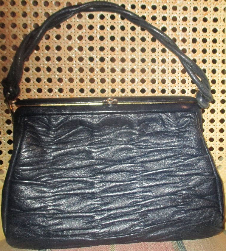 xxM1185M Norwegian Vintage leather purse curiosity x